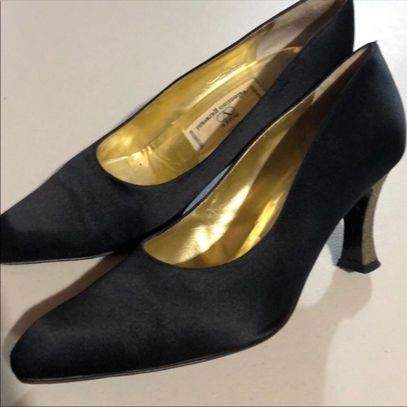 Valentino Garavani Italian Pumps - Picture 2 of 8